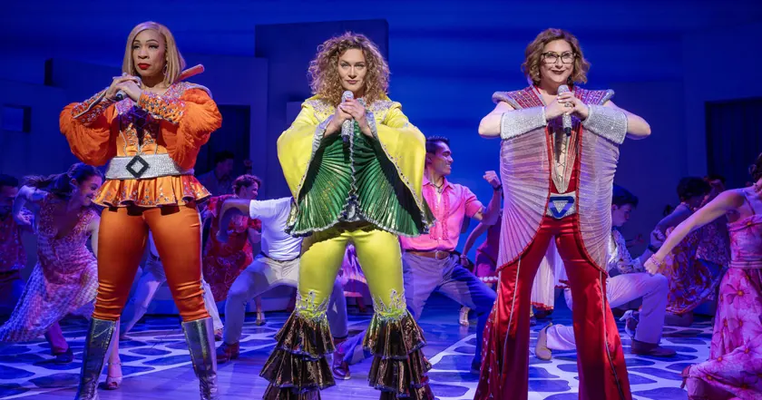 Mamma Mia!: мюзикл с песнями ABBA