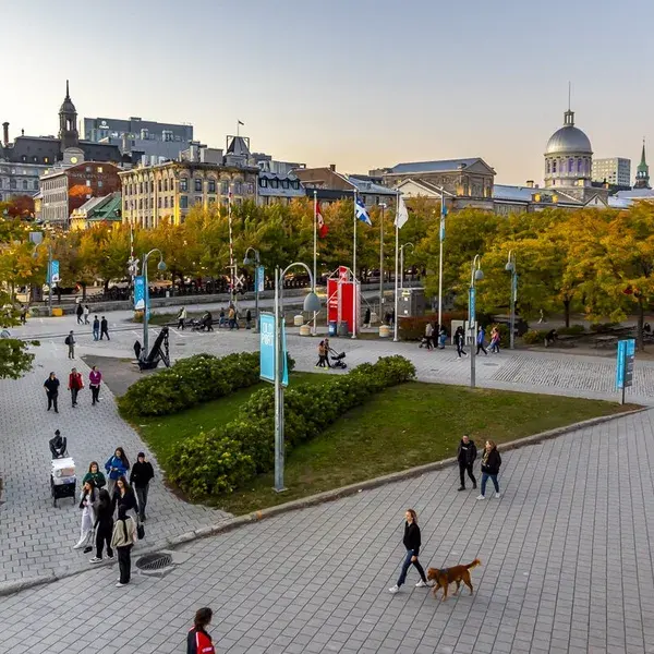 Vieux-Montréal / Place Jacques-Cartier