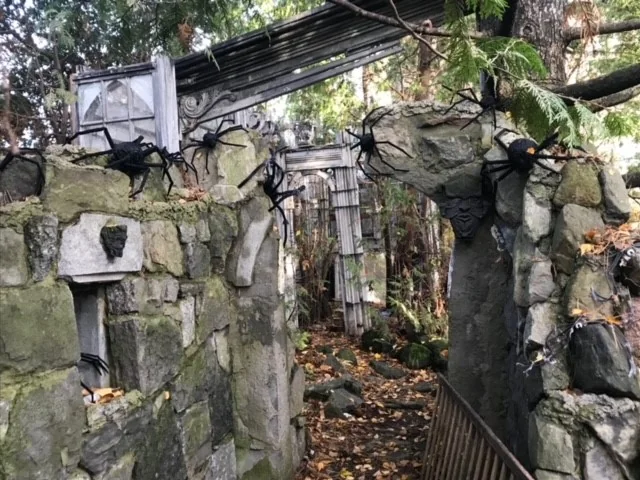 Ivan & Joelle’s Haunted House — архивное фото из источника