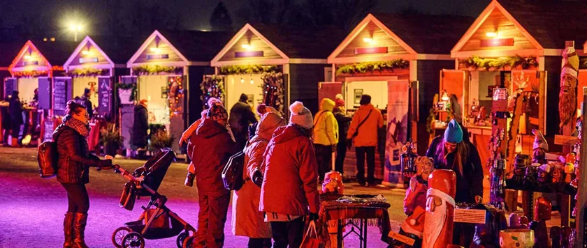 Marché de Noël — Centre de la nature — архивное фото из источника