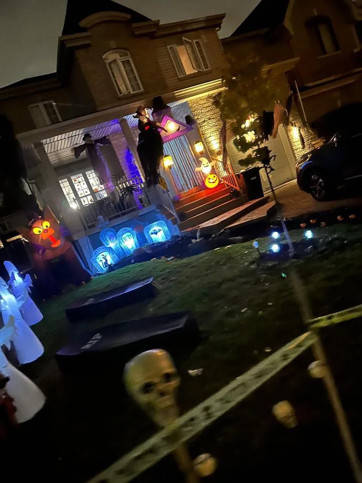 Halloween — avenue Olier-Payette — архивное фото из источника